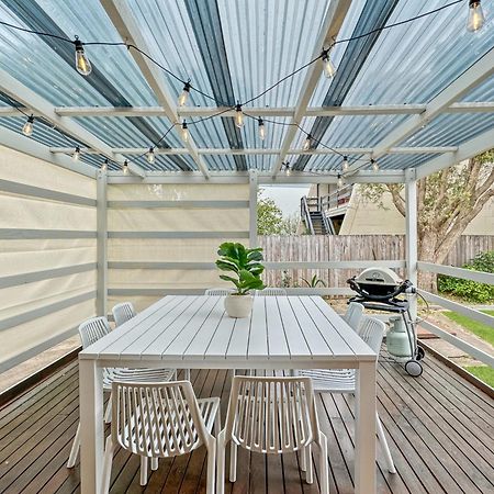 4-Bed Beach House With Garden & Alfresco Dining Tomakin المظهر الخارجي الصورة